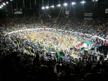 powwow overview - lots of people