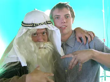 Moses poses with web intern, Guy Pierce.